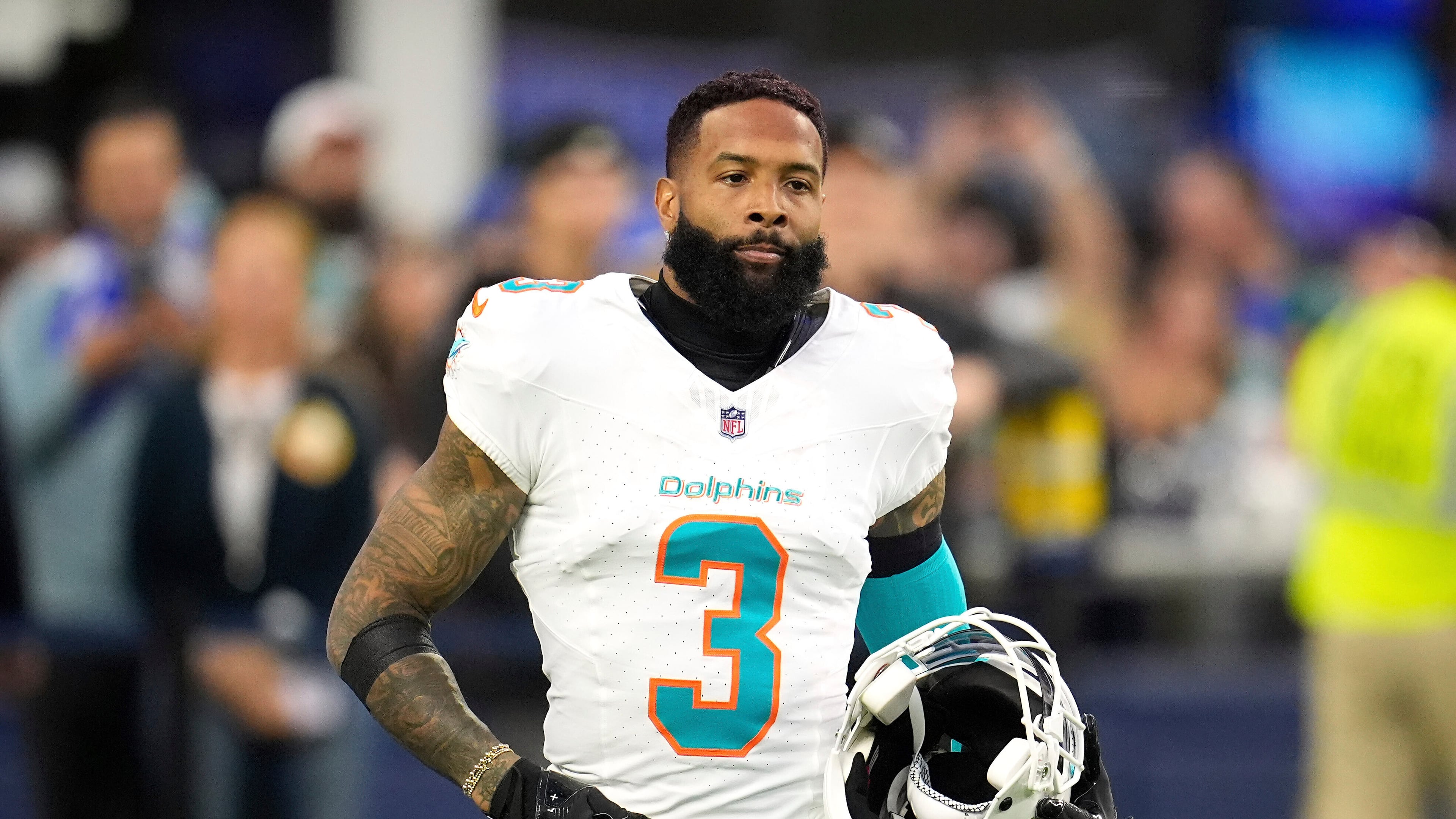 FILE - Miami Dolphins wide receiver Odell Beckham Jr. warms up prior to an NFL football game against the Los Angeles Rams, Monday, Nov. 11, 2024, in Inglewood, Calif. (AP Photo/Marcio Jose Sanchez, File)