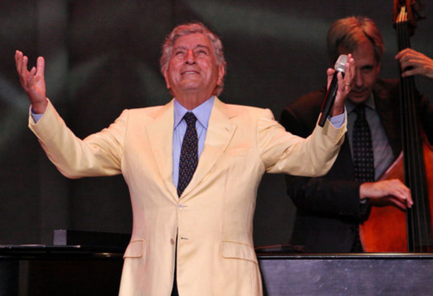 Tony Bennett serenades Chastain