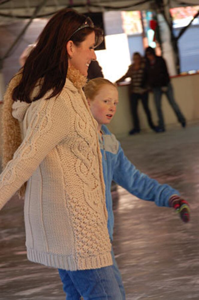Ice skating returns to Atlanta's Centennial Park