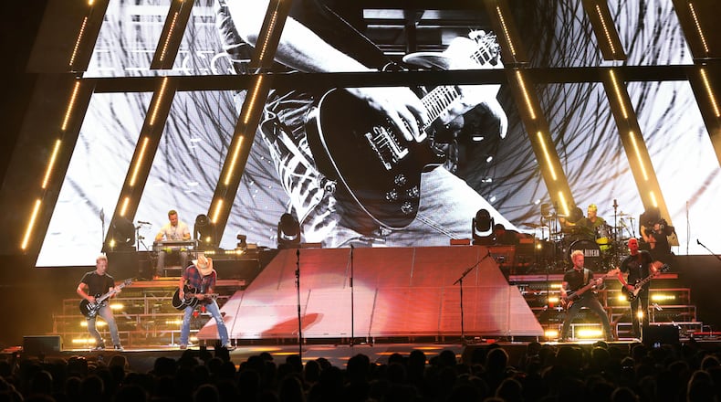Jason Aldean sold out SunTrust Park on July 21, 2018, along with musical pals Hootie & The Blowfish, Luke Combs and Lauren Alaina. Photo: Robb Cohen Photography & Video/ www.RobbsPhotos.com