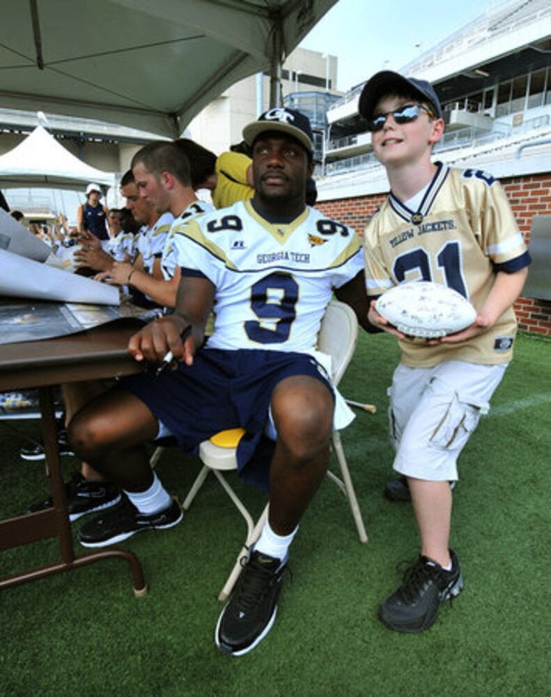 College football: Georgia Tech puts on the pads