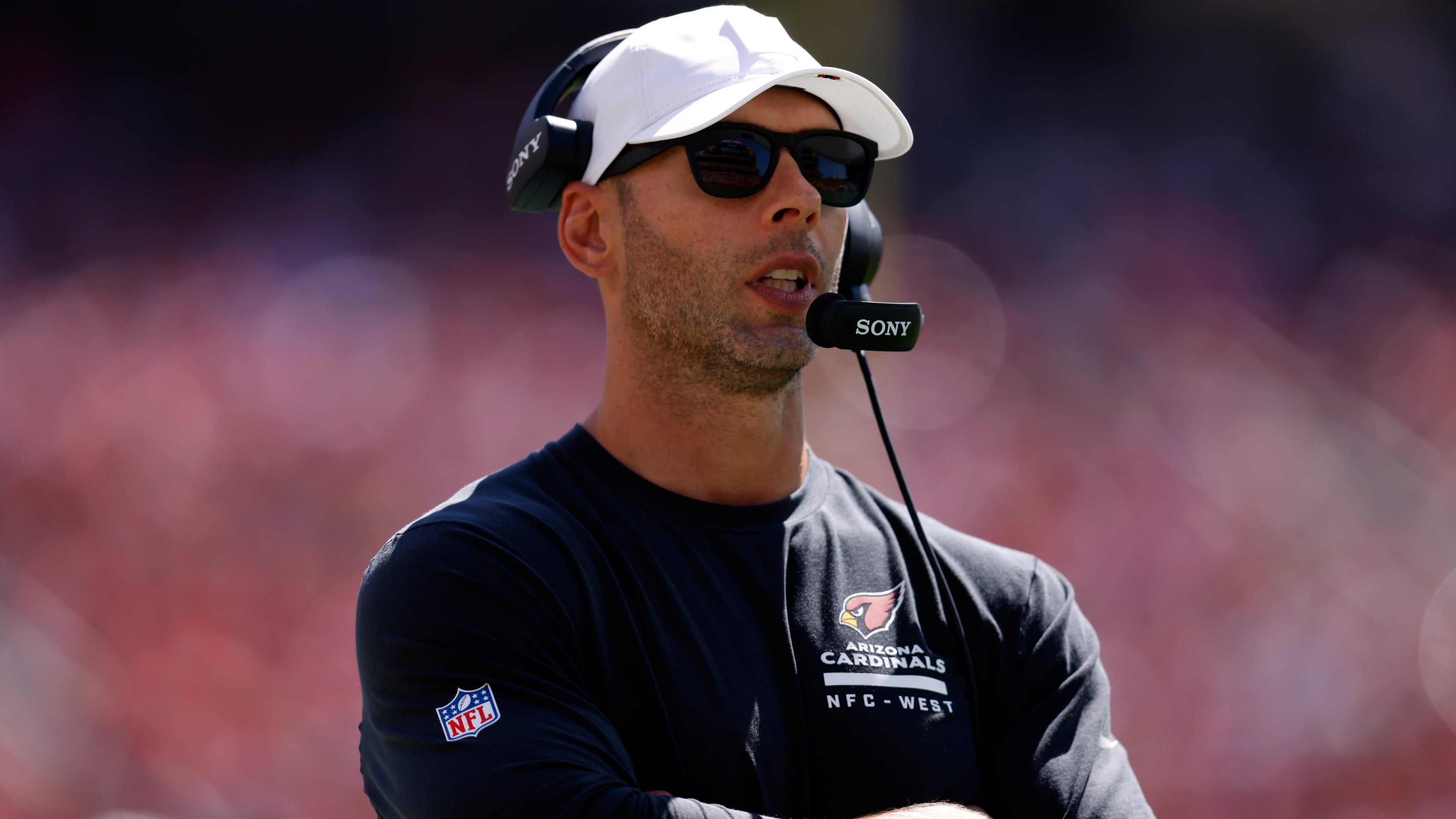 Arizona Cardinals head coach Jonathan Gannon stands on the sideline during the first half of an NFL football game against the San Francisco 49ers, Sunday, Sept. 21, 2025, in Santa Clara, Calif. (AP Photo/Sergio Estrada)