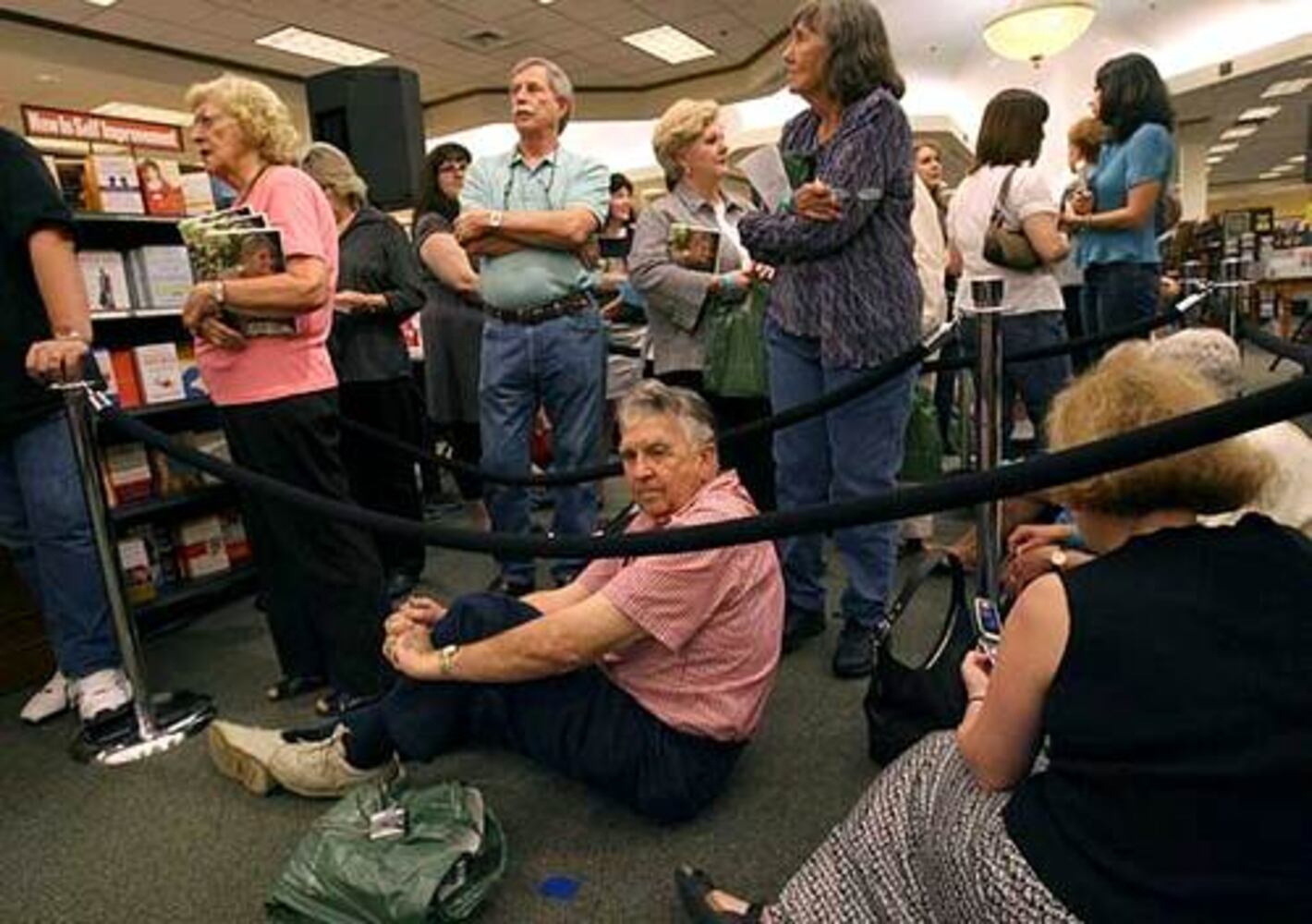 Fans line up for Jenna Bush book signing