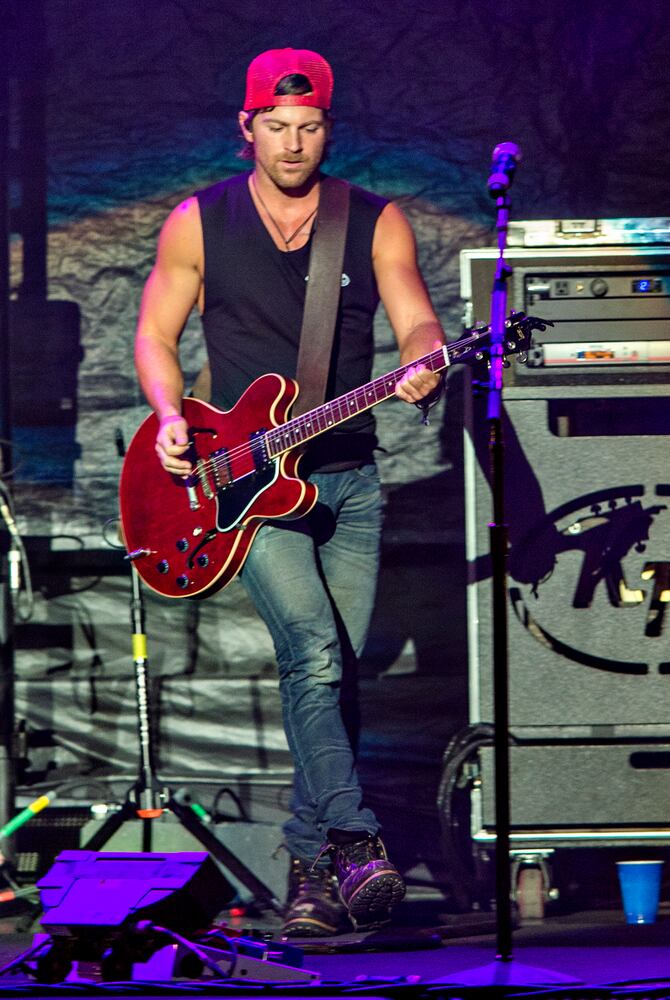 Kip Moore at Country Jam 2015