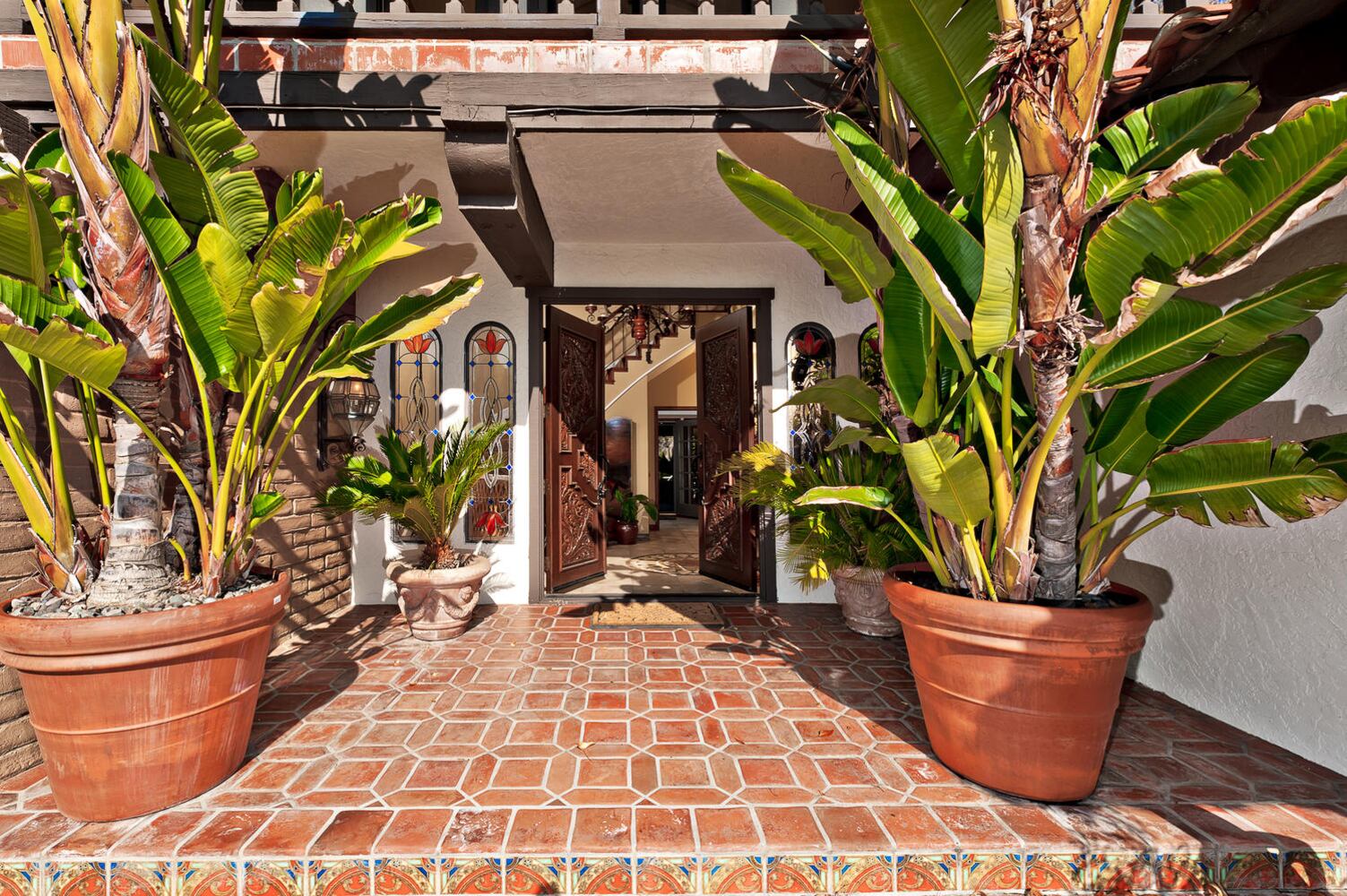 'Odd Couple' star's home sold for nearly $6 million