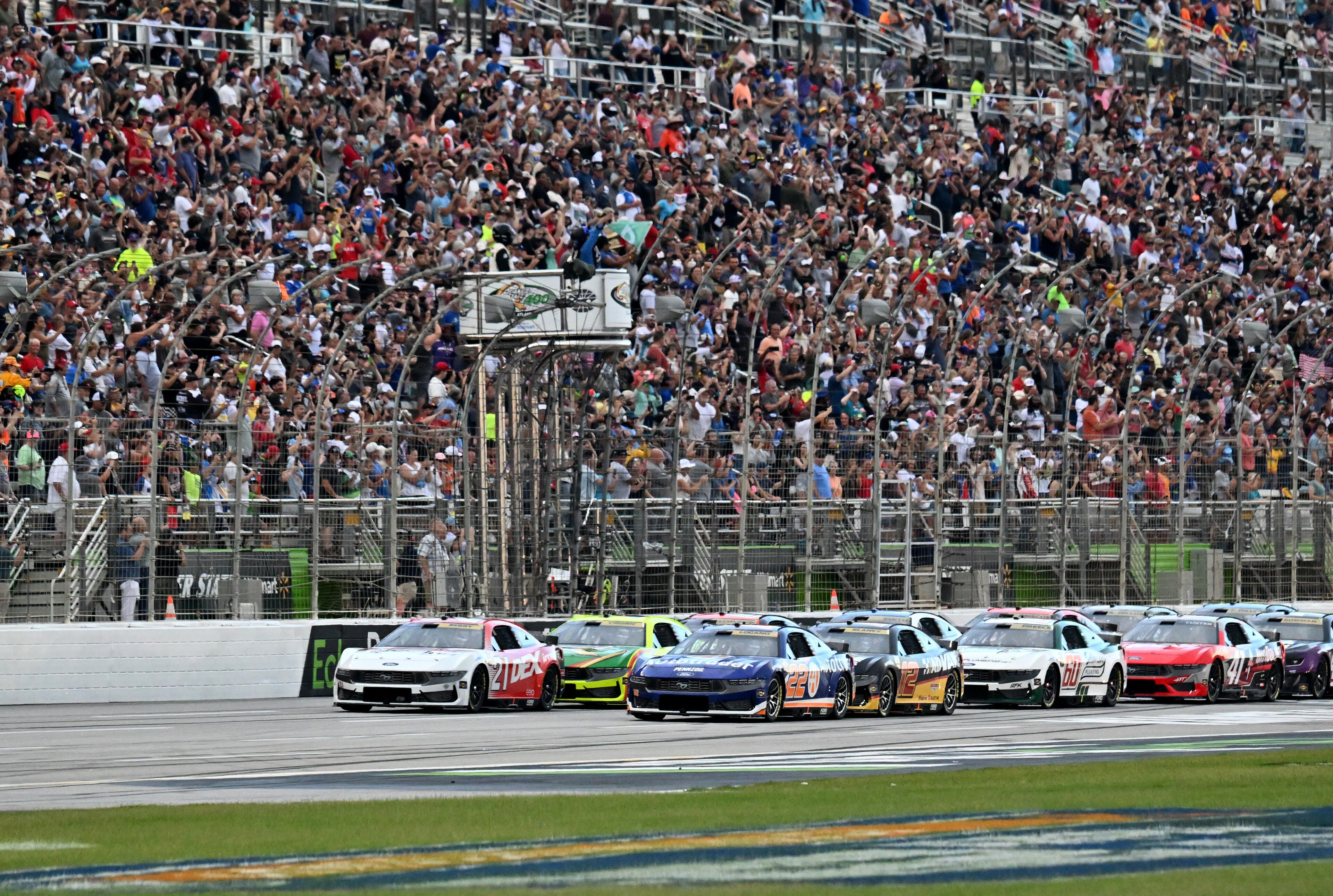 NASCAR Cup Series driver Joey Logano (22) leads the start of Quaker State 400 NASCAR Cup Series race at EchoPark Speedway, Saturday, June 28, 2025, in Hampton. (Hyosub Shin / AJC)