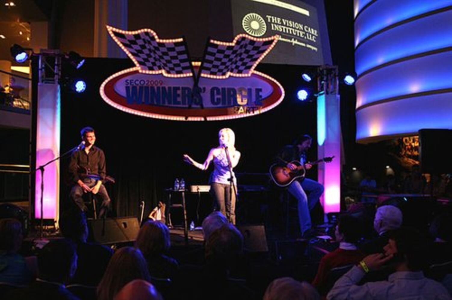 Kellie Pickler performs at GA Aquarium