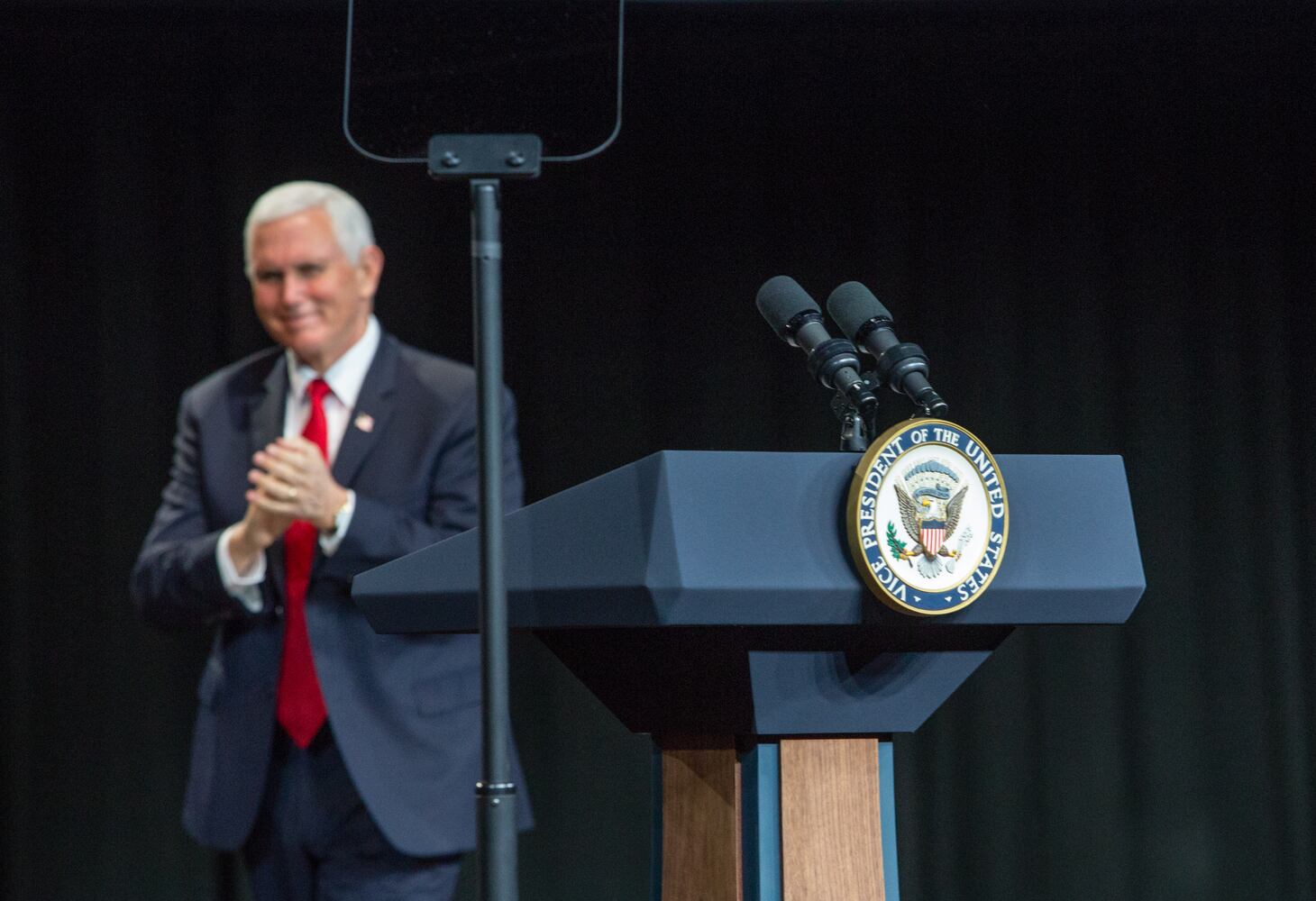 Pence stumps for Rep Senators