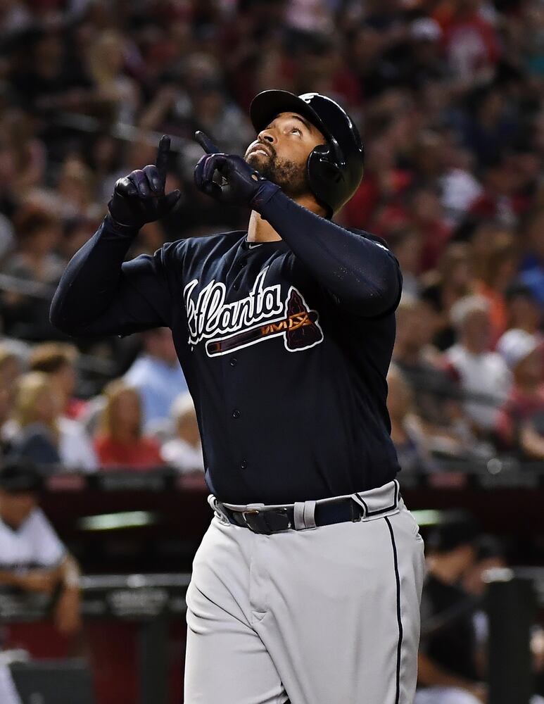Photos: Suzuki carries Braves to win over Diamondbacks