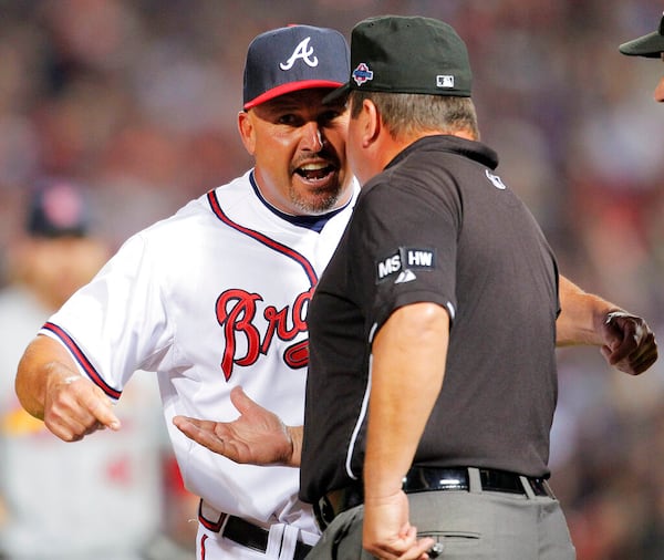 Braves manager Fredi Gonzalez argues with umpire Sam Holbrook during the infamous 2012 infield fly rule game.