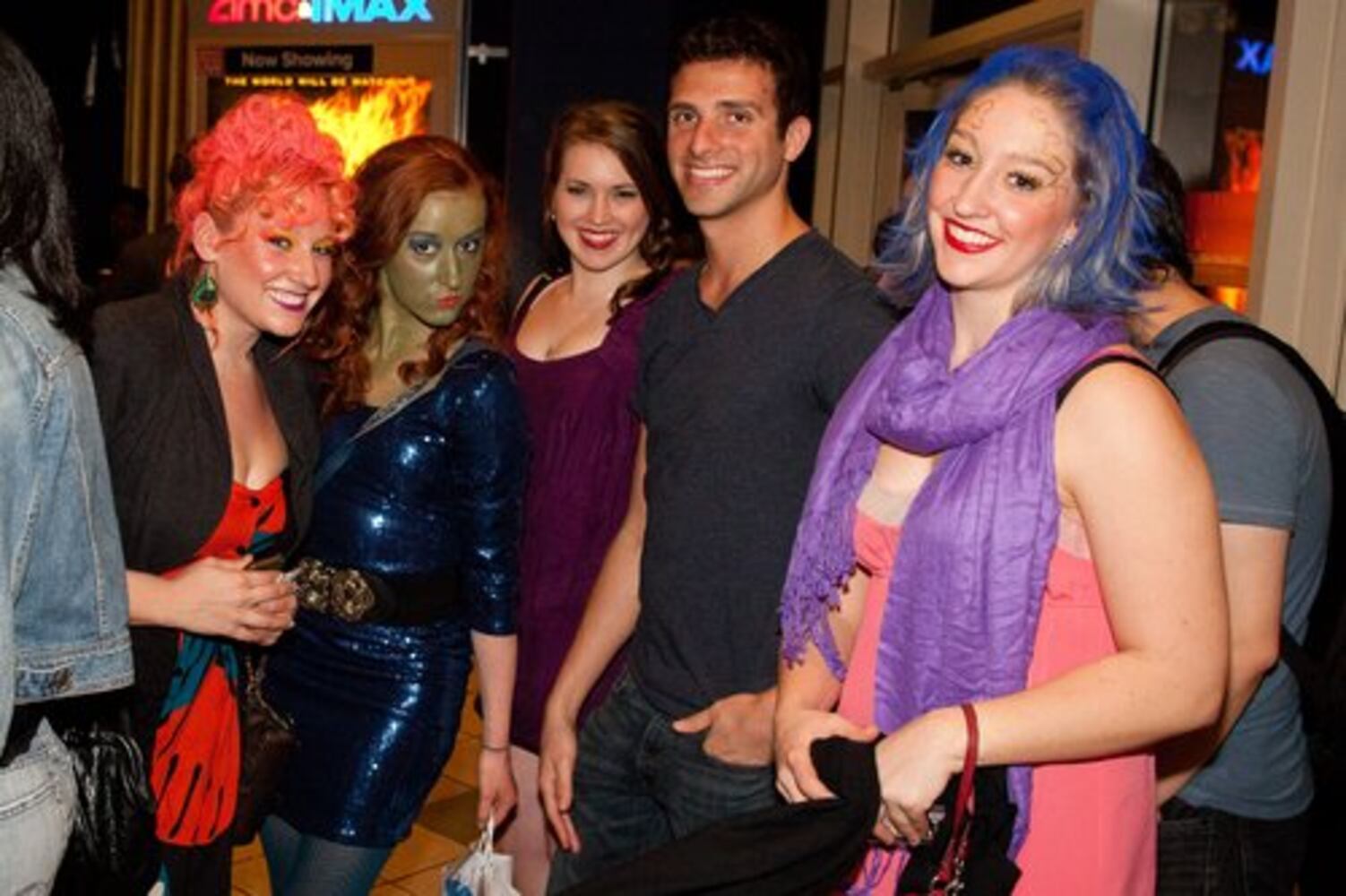 Fans wait to see midnight showing of 'Hunger Games'