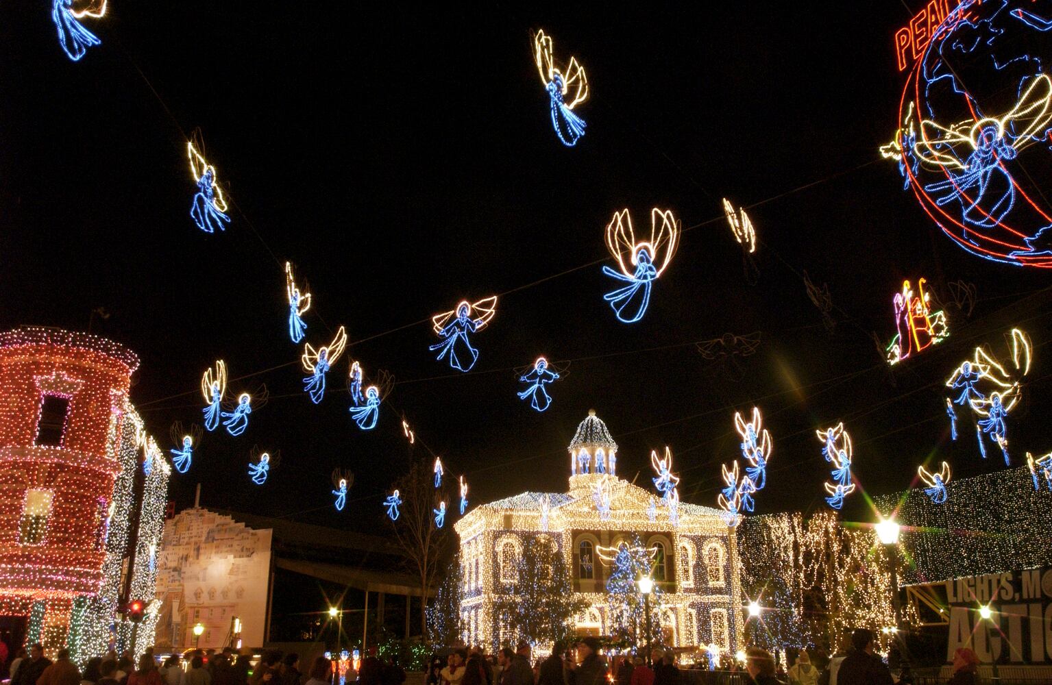 Osborne Family Spectacle of Dancing Lights at Disney's Hollywood Studios