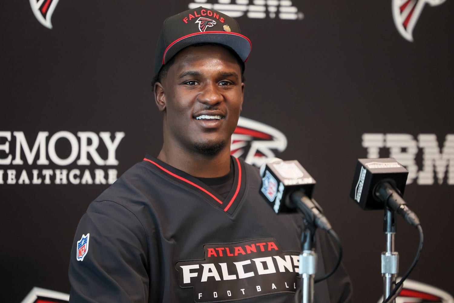 042625 falcons photos