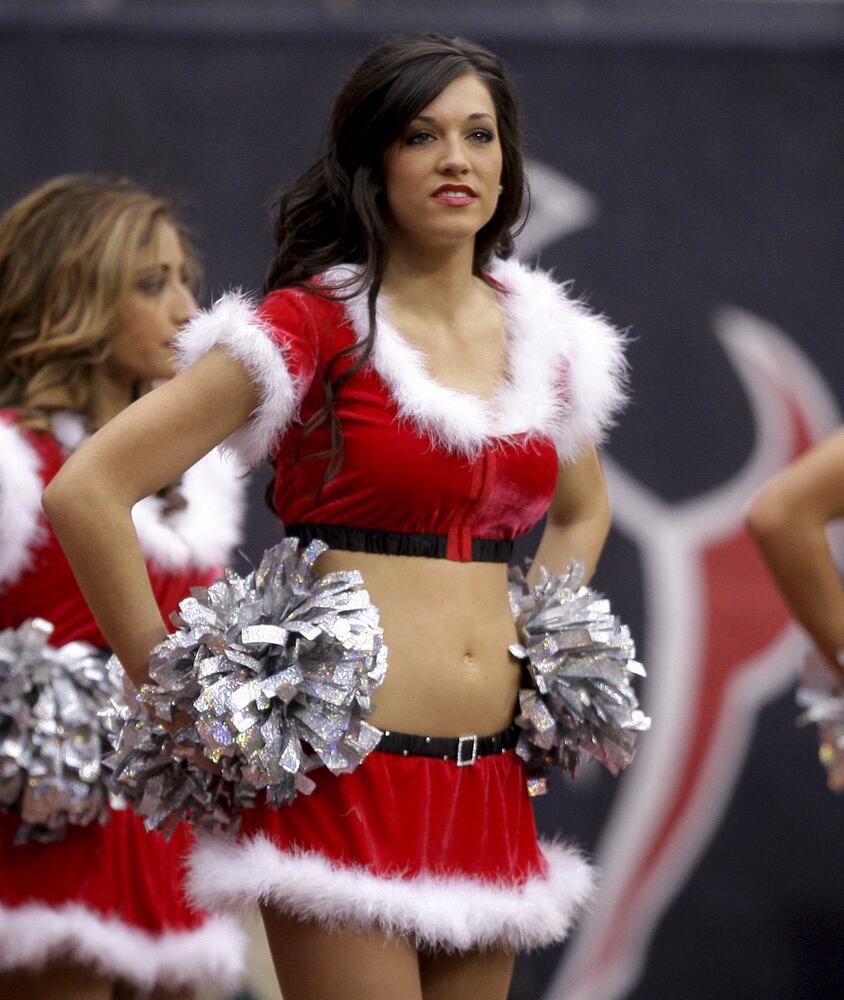 Cheerleaders get in the holiday spirit