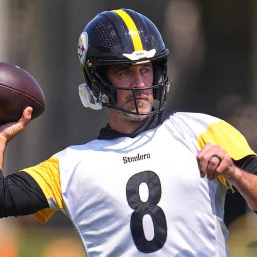 Pittsburgh Steelers quarterback Aaron Rodgers (8) participates in the football team's OTA workout in Pittsburgh, Monday, May 18, 2026. (AP Photo/Gene J. Puskar)