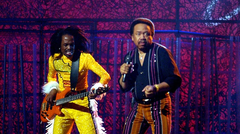 Maurice White (right) and brother Verdine in a rare appearance at the 2004 Grammy Awards. (Richard Hartog/Los Angeles Times/TNS)