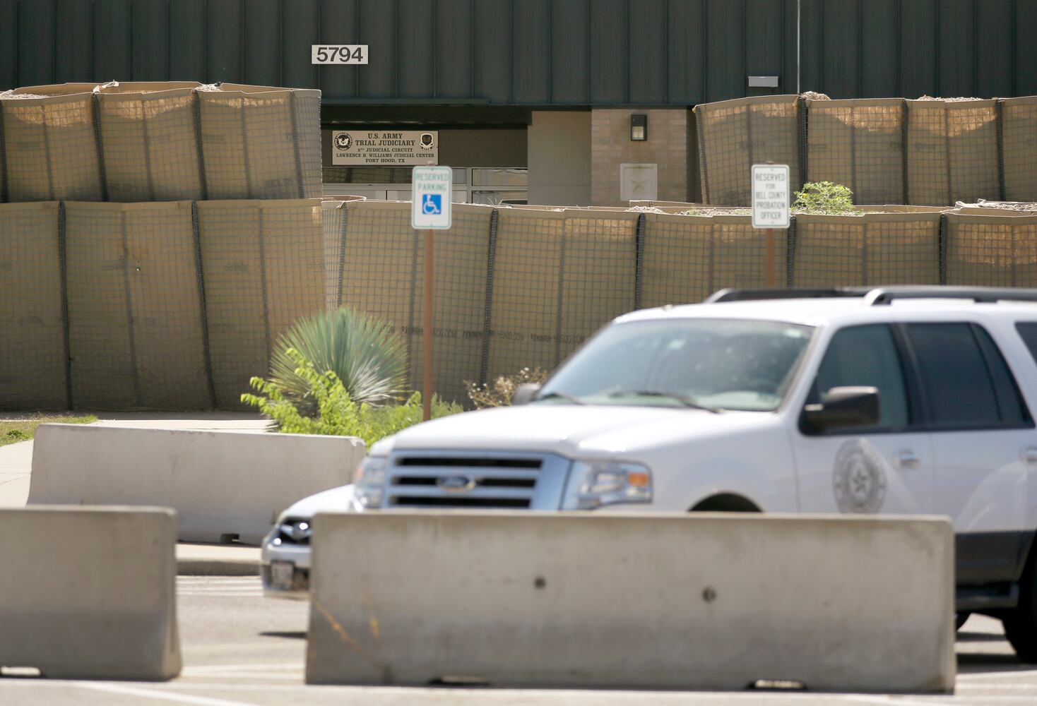 Jury selection begins in Hasan court-martial, 07.09.13