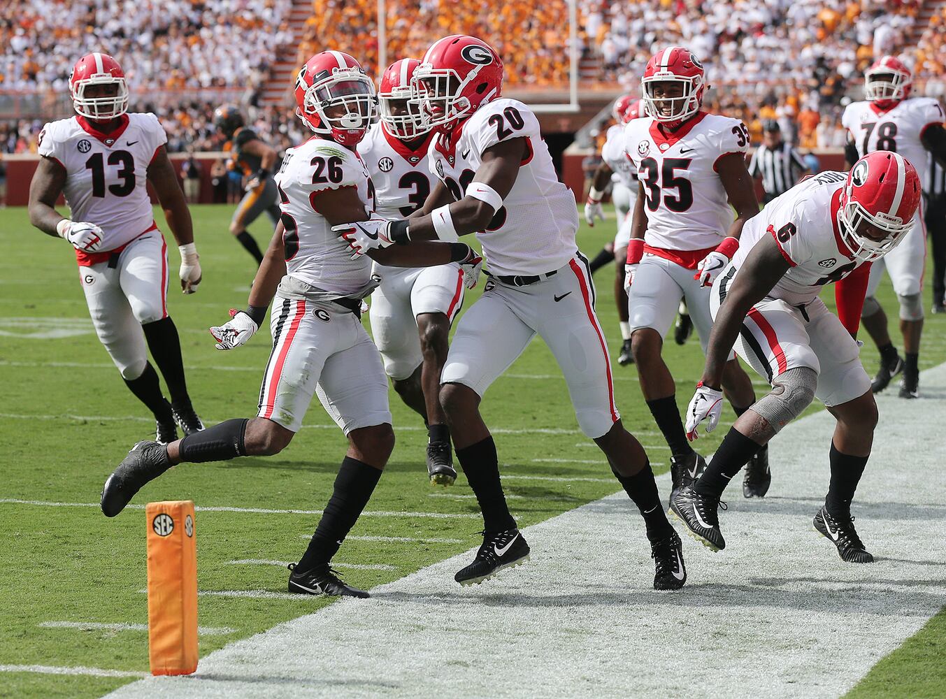 Photos: Bulldogs crush Tennessee, improve to 5-0