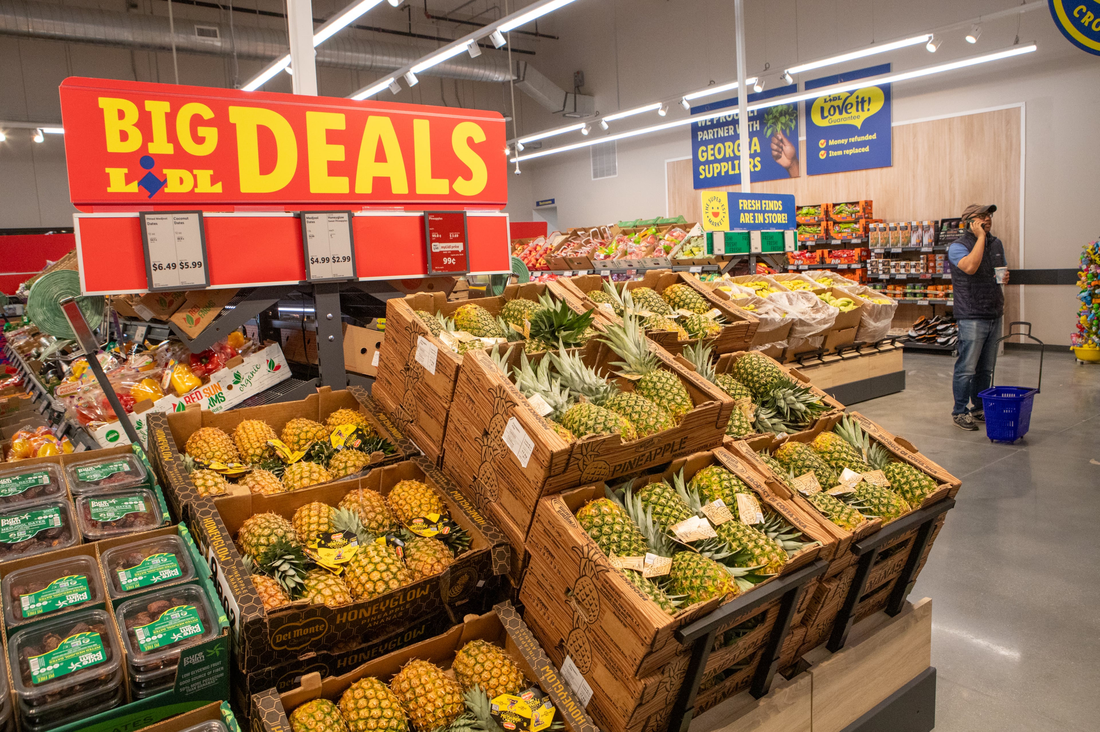 Lidl is a German discount grocer that now has 18 metro Atlanta locations. (Jenni Girtman for The Atlanta Journal-Constitution)