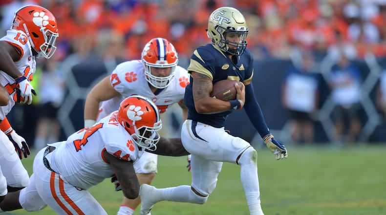 September 22, 2018 Atlanta - Georgia Tech quarterback Tobias Oliver (8) runs with the ball in the second half at Bobby Dodd Stadium on Saturday, September 22, 2018.  HYOSUB SHIN / HSHIN@AJC.COM