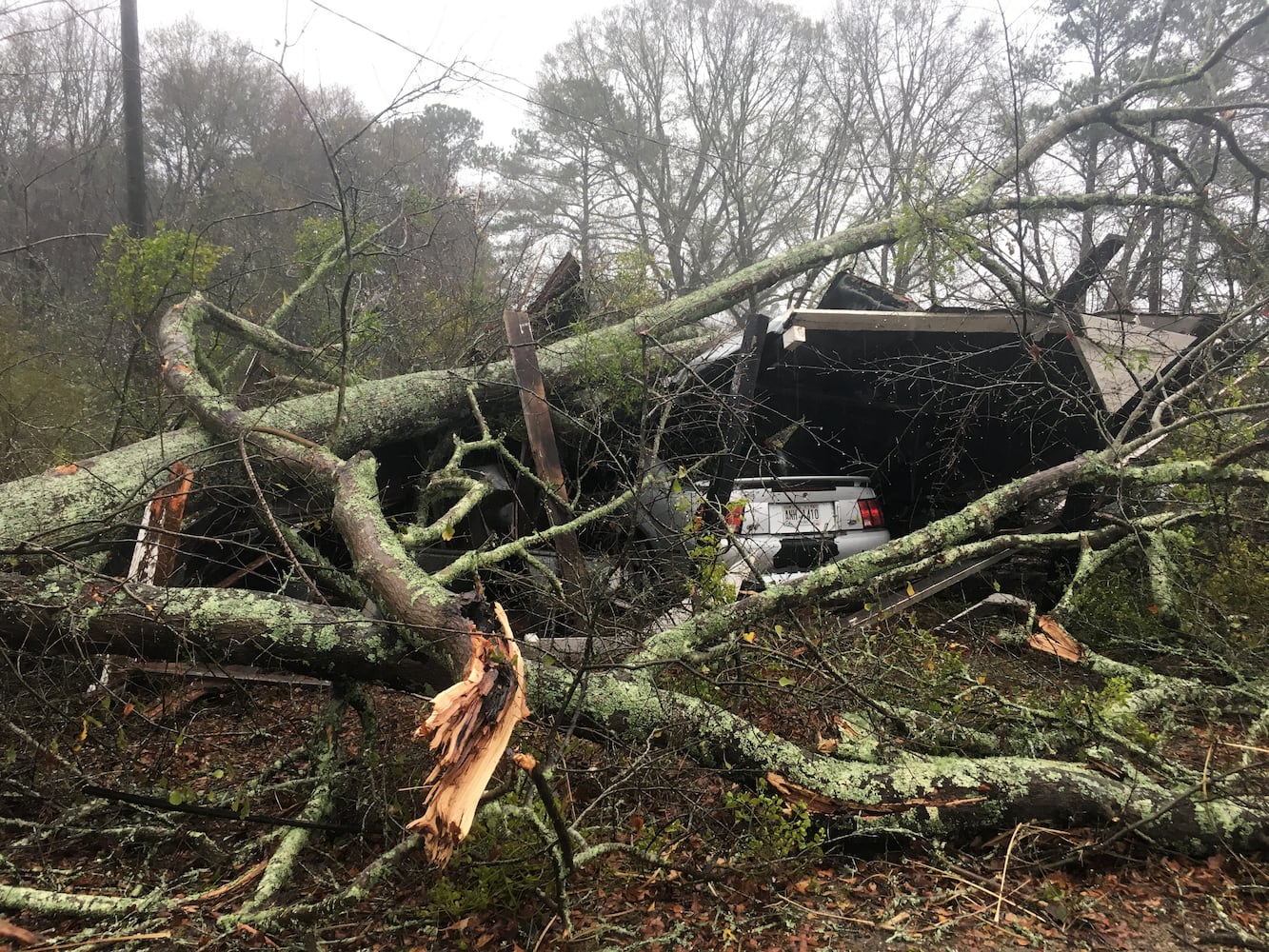 Strong storms  in Georgia cause deaths, devastation