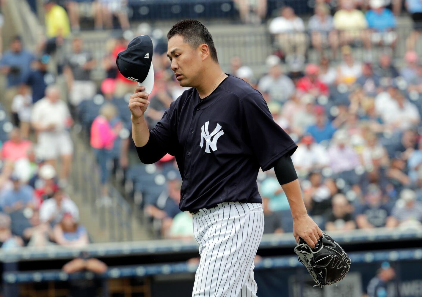 Photos: Braves fall to Yankees in eventful spring game
