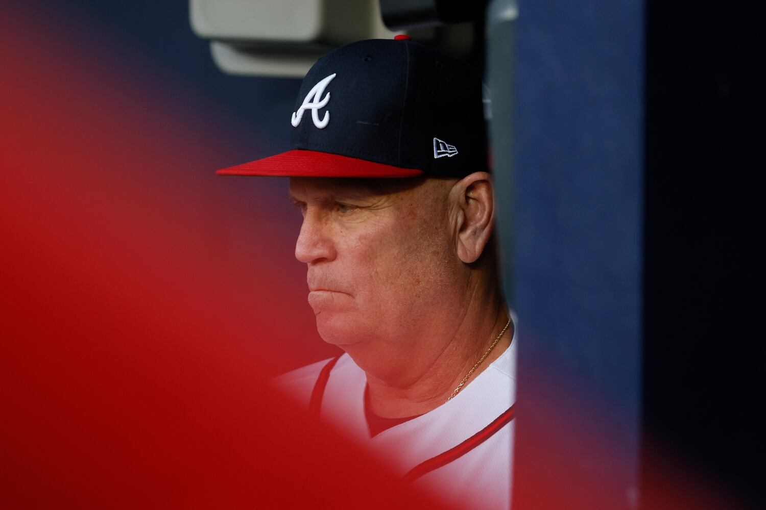 Atlanta Braves manager Brian Snitker (43) looks over the field before the game against the New York Mets at Truist Park on Saturday, October 1, 2022. Miguel Martinez / miguel.martinezjimenez@ajc.com