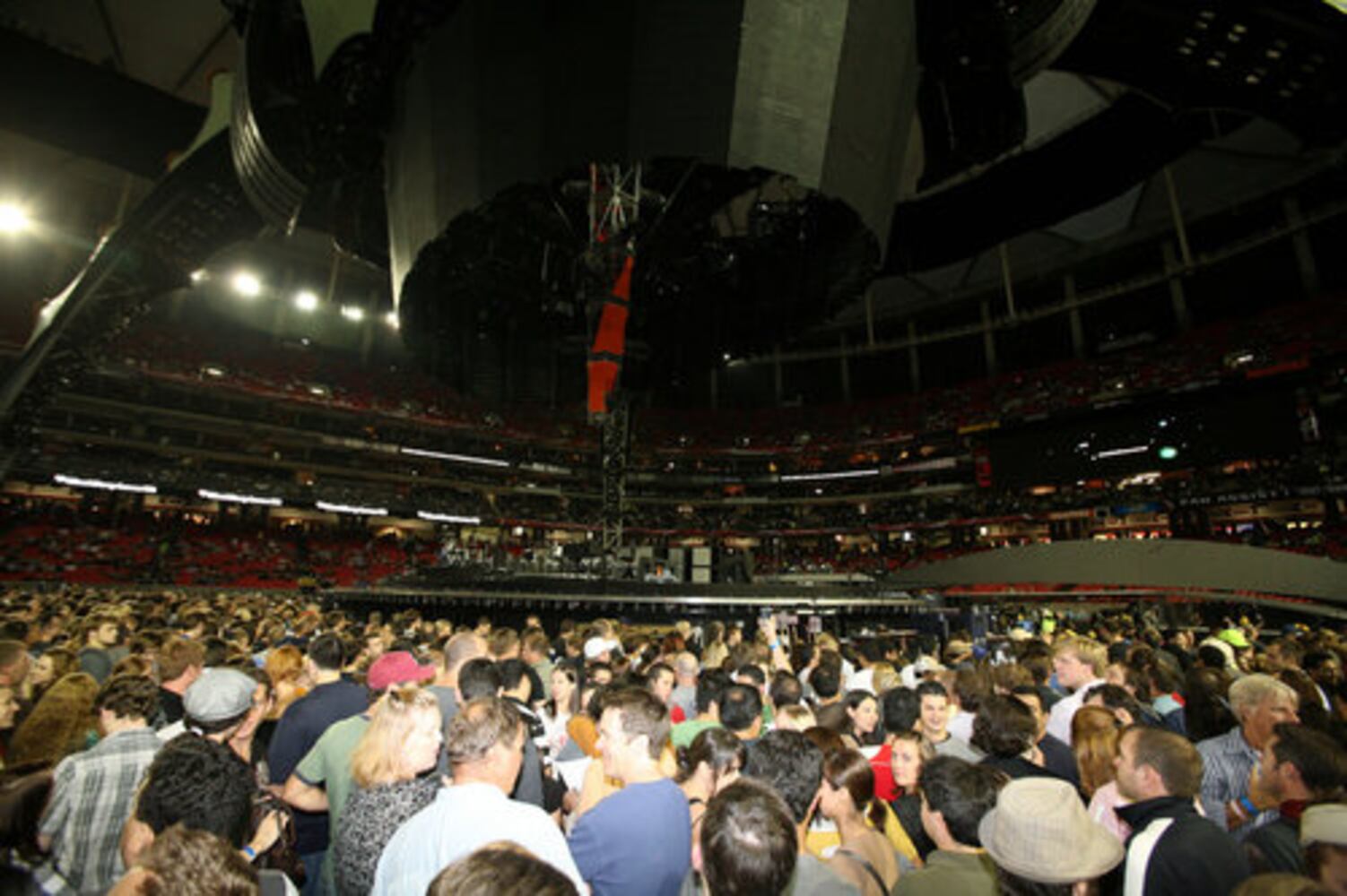 U2 fills the Georgia Dome