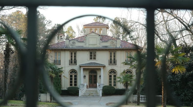 Jermaine Dupri lost his Mount Paran home to foreclosure. JOHN SPINK / JSPINK@AJC.COM
