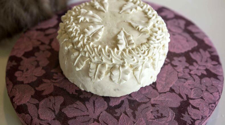 100-year-old wedding cake