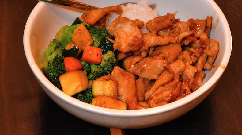 210623 Atlanta, Ga: Hibachi Chicken Bowl, from Gekko Sushi & Hibachi. Media tour of the new Politan Row (food hall) at Colony Square, 1197 Peachtree Road, Atlanta Ga. Photos taken Wednesday June 23, 2021. (Chris Hunt for The Atlanta Journal-Constitution)