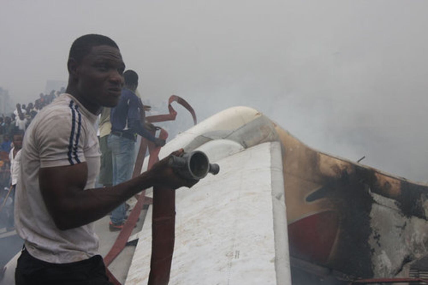 More than 150 killed in Nigeria plane crash