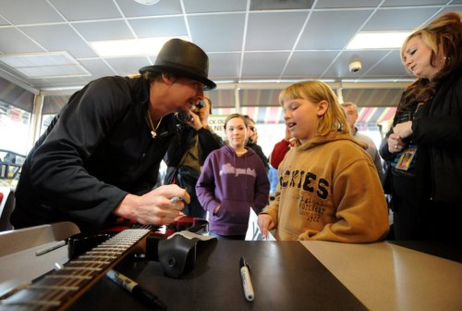 Kid Rock delivers on his promise of fundraiser