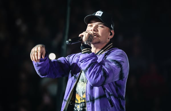 Kane Brown charmed the crowd of about 8,000.