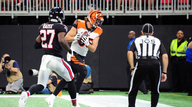 Tyler Eifert of the Cincinnati Bengals catches a pass for a touchdown during the first quarter against the Atlanta Falcons at Mercedes-Benz Stadium on September 30, 2018 in Atlanta, Georgia. (Photo by Scott Cunningham/Getty Images)