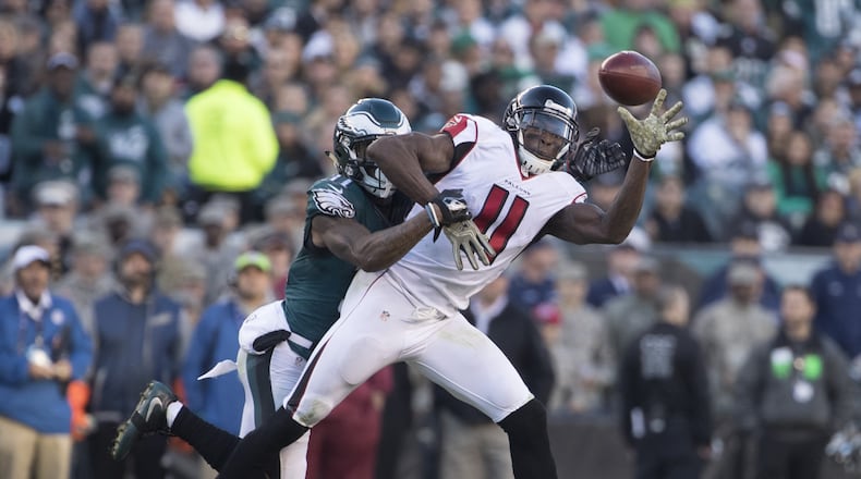 PHILADELPHIA, PA - NOVEMBER 13: Jalen Mills #31 of the Philadelphia Eagles interferes with Julio Jones #11 of the Atlanta Falcons in the fourth quarter at Lincoln Financial Field on November 13, 2016 in Philadelphia, Pennsylvania. The Eagles defeated the Falcons 24-15. (Photo by Mitchell Leff/Getty Images)