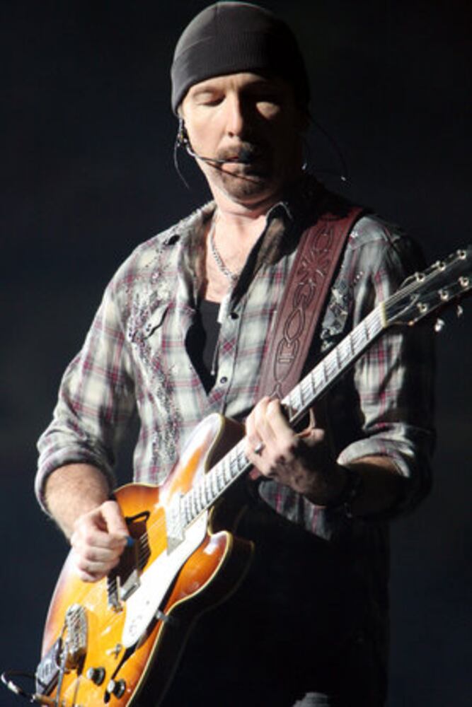 U2 fills the Georgia Dome