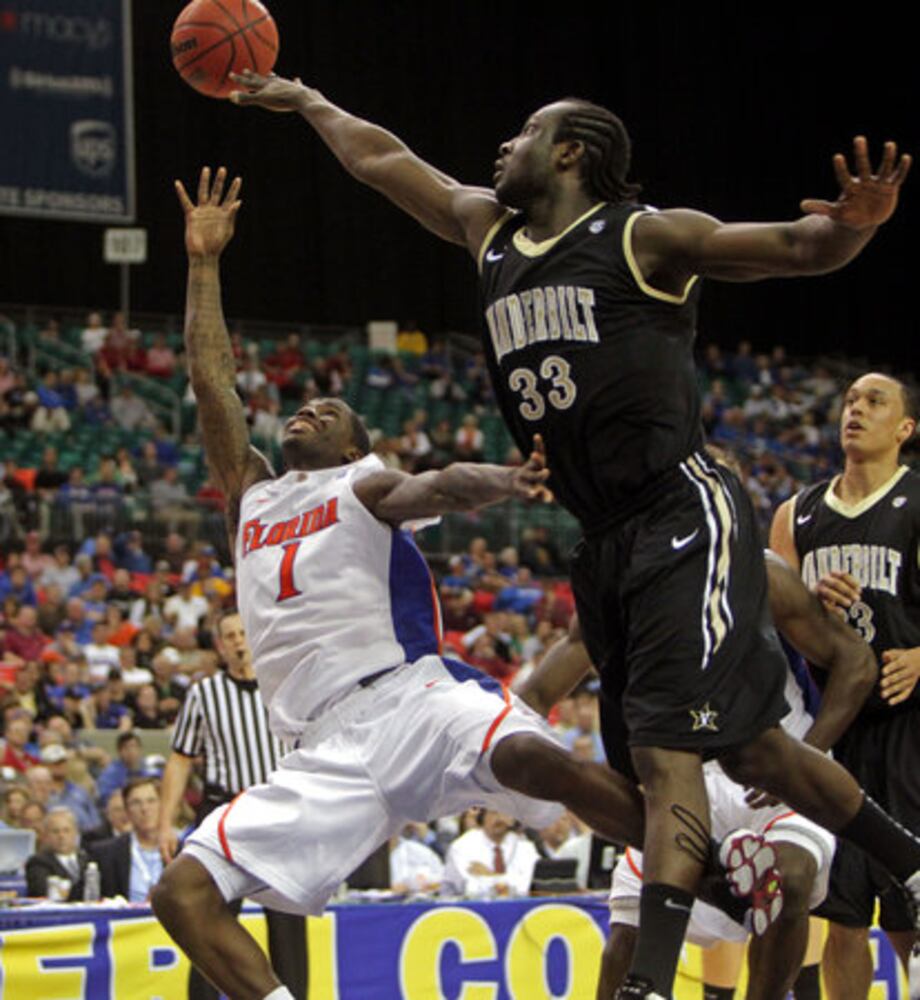 SEC basketball tournament semifinals
