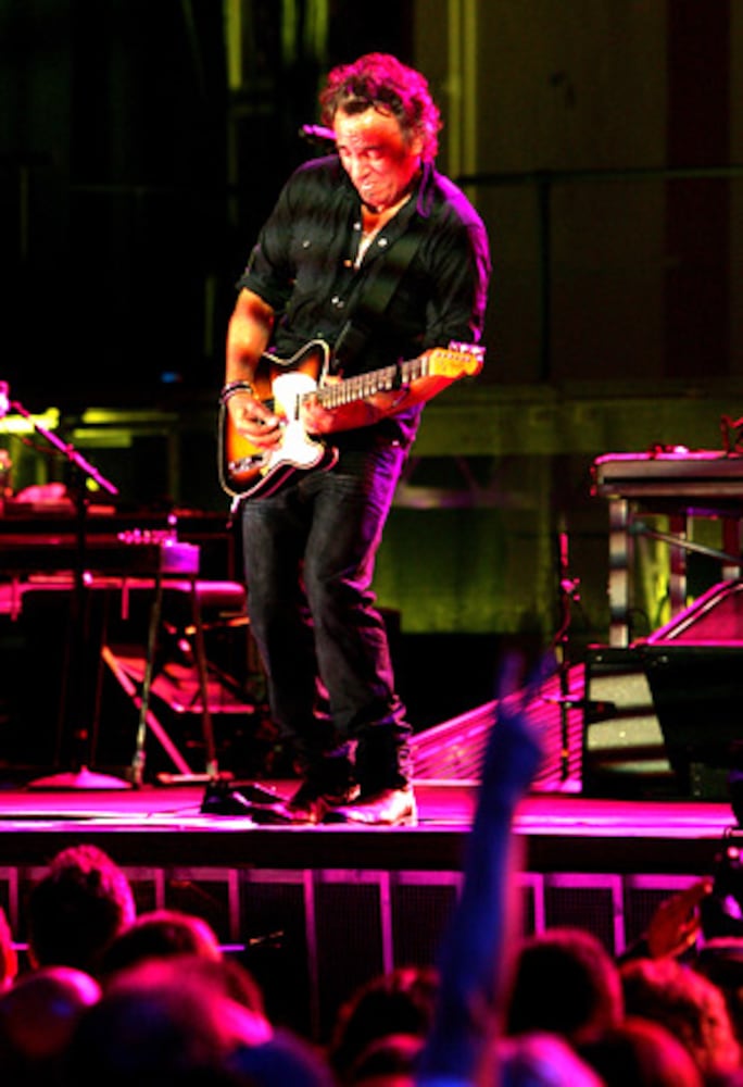 Springsteen fans get preview of tour