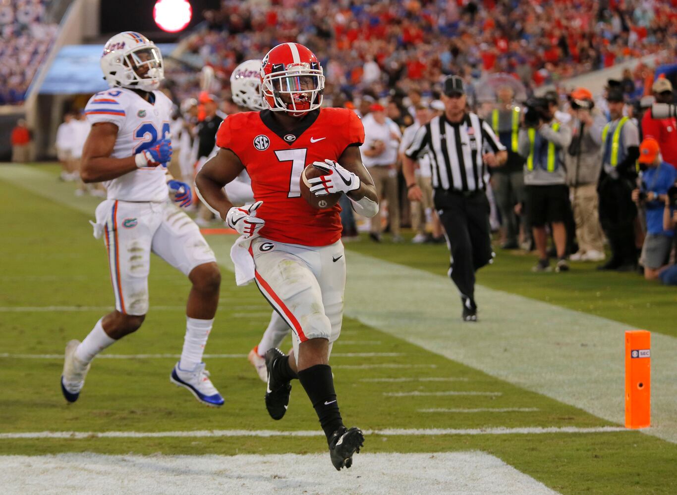 Photos: Bulldogs outlast the Gators in Jacksonville