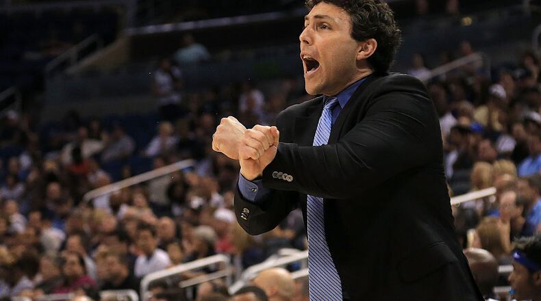 Memphis coach Josh Pastner calls a play during the final of the 2016 AAC Basketball Tournament against Connecticut at Amway Center on March 13, 2016 in Orlando, Florida. (Photo by Mike Ehrmann/Getty Images)