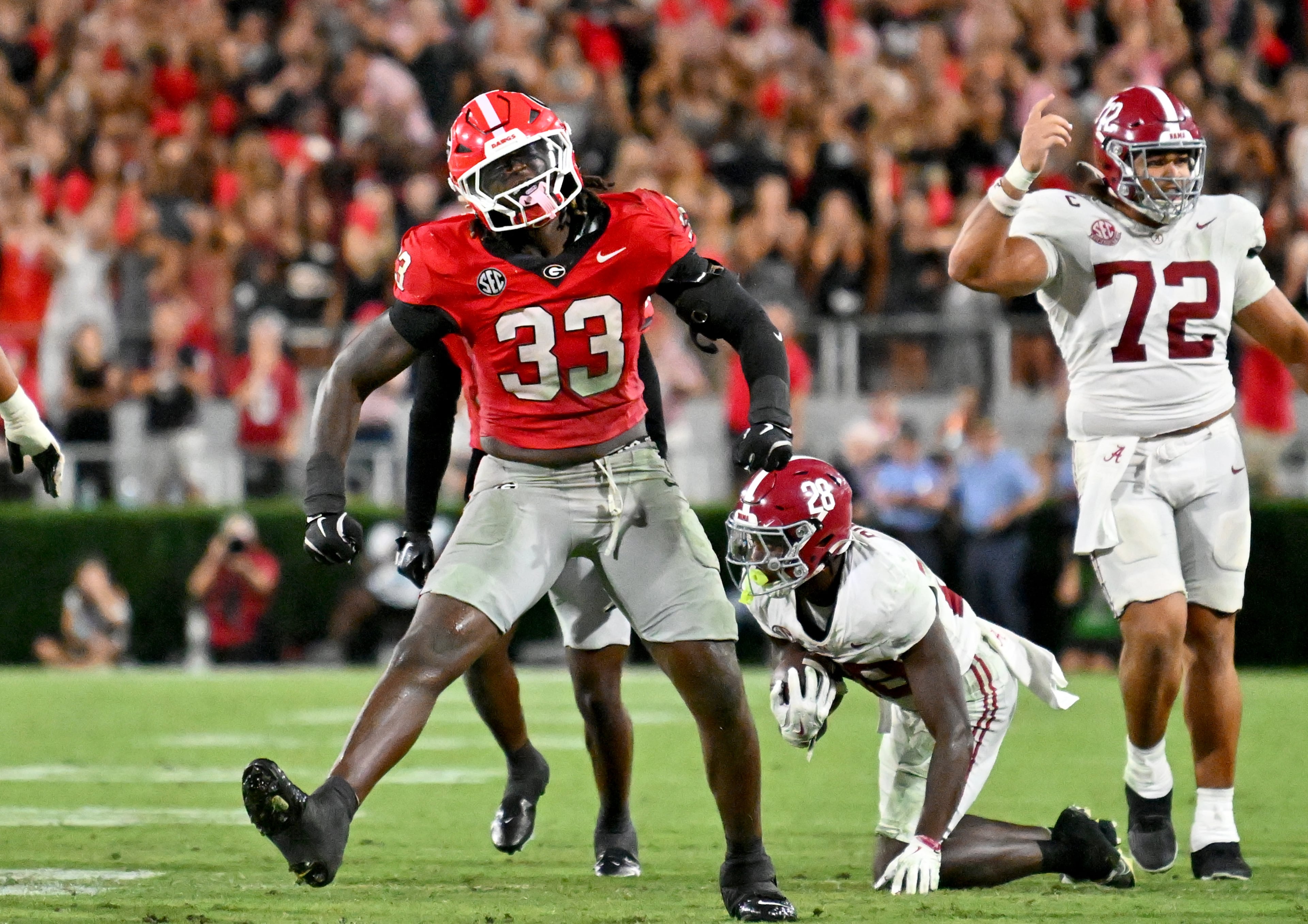 Georgia linebacker Quintavius Johnson (33) reacts during the second half in an NCAA football game at Sanford Stadium, Saturday, September 27, 2025, in Athens. Alabama won 24-21 over Georgia. (Hyosub Shin / AJC)