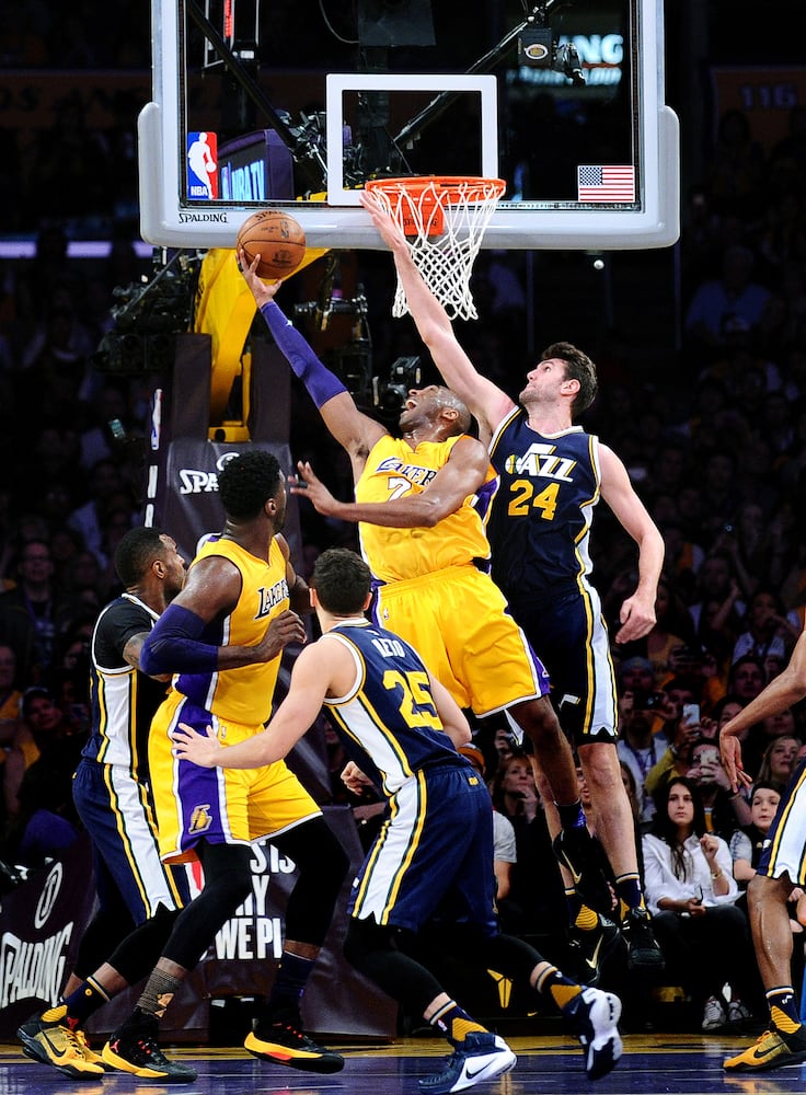 Kobe Bryant scores 60 points in last game