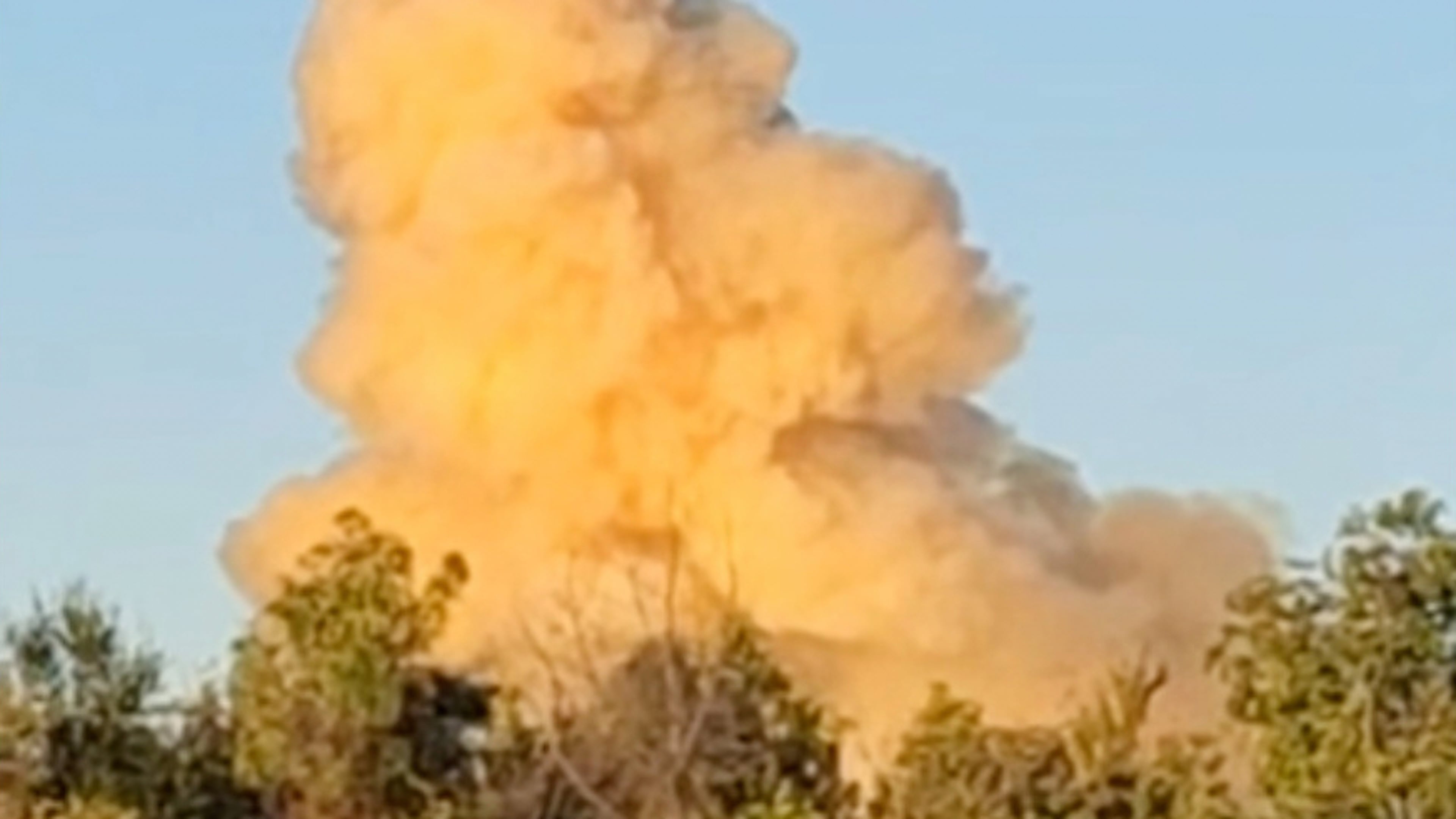 This photo provided by Andre Robinson shows a plume of smoke rising after an explosion at the CF Industries plant Wednesday, Nov. 5, 2025, in Yazoo City, Miss. (Andre Robinson via AP)