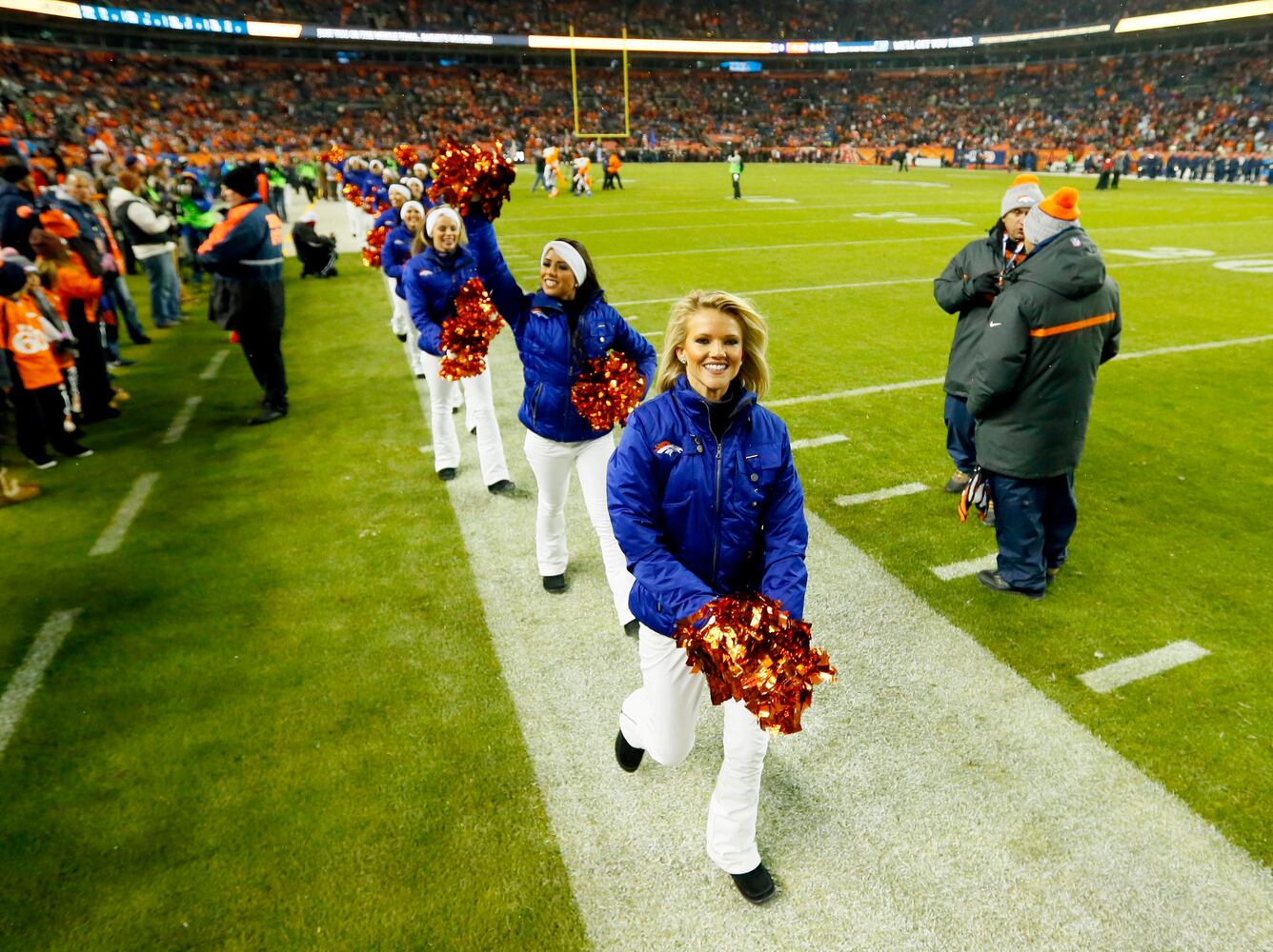 NFL cheerleaders Week 12