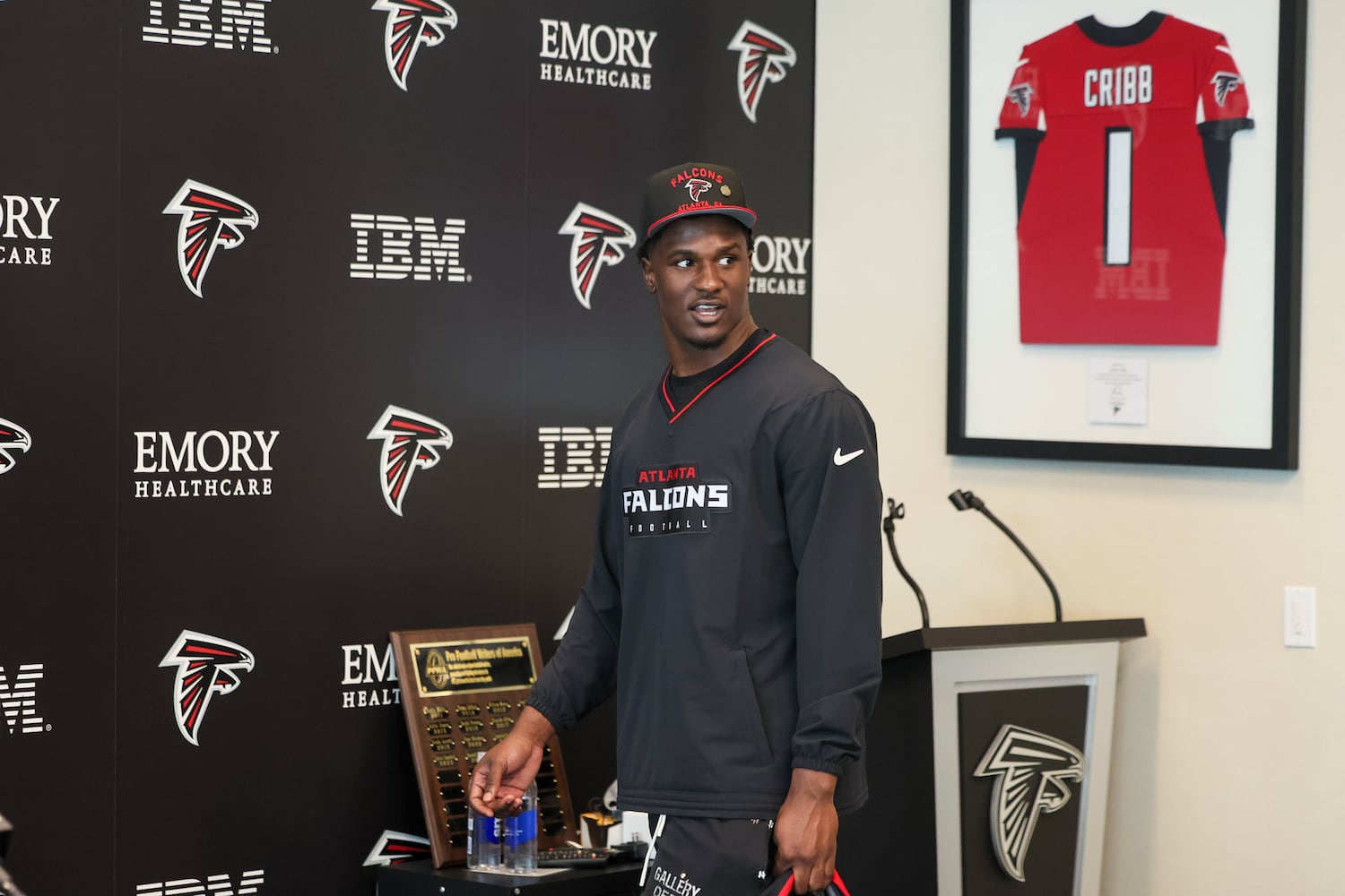 042625 falcons photos