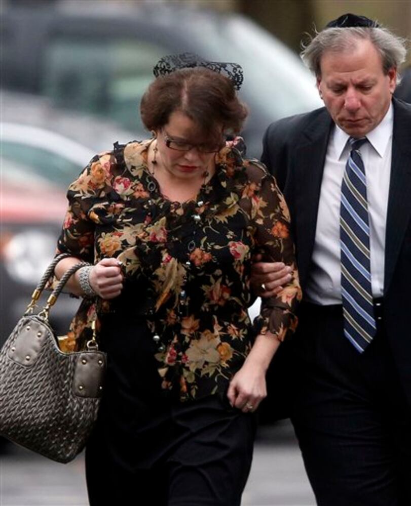 Newtown holds the first funerals for the victims