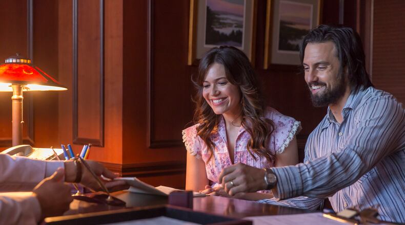 THIS IS US -- "The Right Thing to Do" Episode 111 -- Pictured: (l-r) Mandy Moore as Rebecca Pearson, Milo Ventimiglia as Jack Pearson -- (Photo by: Ron Batzdorff/NBC)