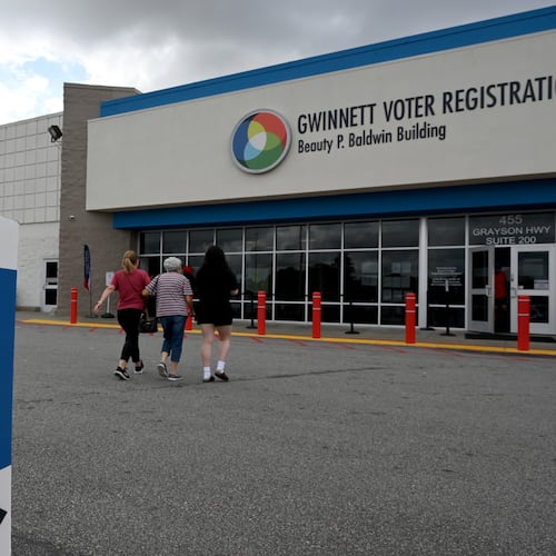 Voters arrive the Gwinnett County Voter Registrations and Elections office to cast their ballot during early in-person voting, Wednesday, Oct. 30, 2024, in Lawrenceville. (Hyosub Shin/AJC)