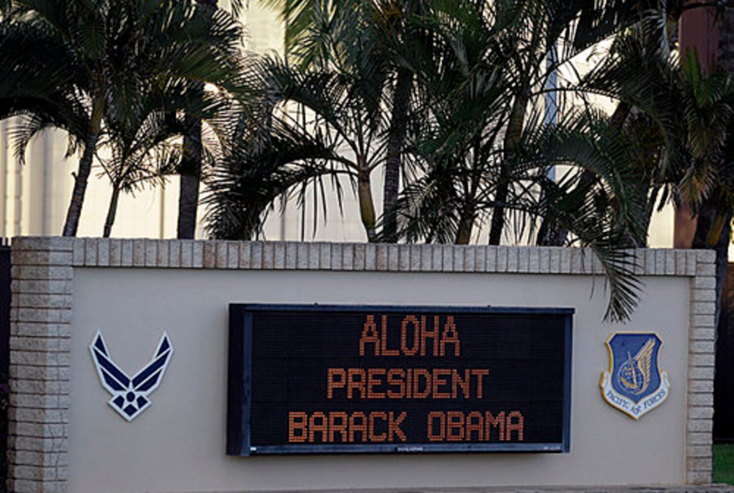 President Obama arrives in Hawaii for Christmas vacation